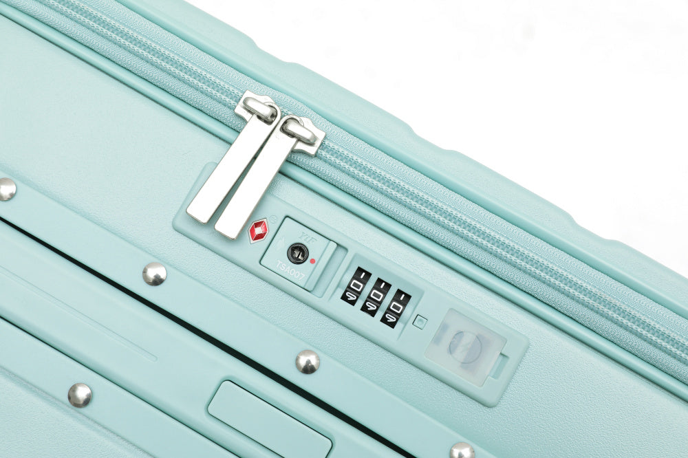 7638 Business Carry-On: Dual Laptop Access, TSA Lock, Silent Wheels