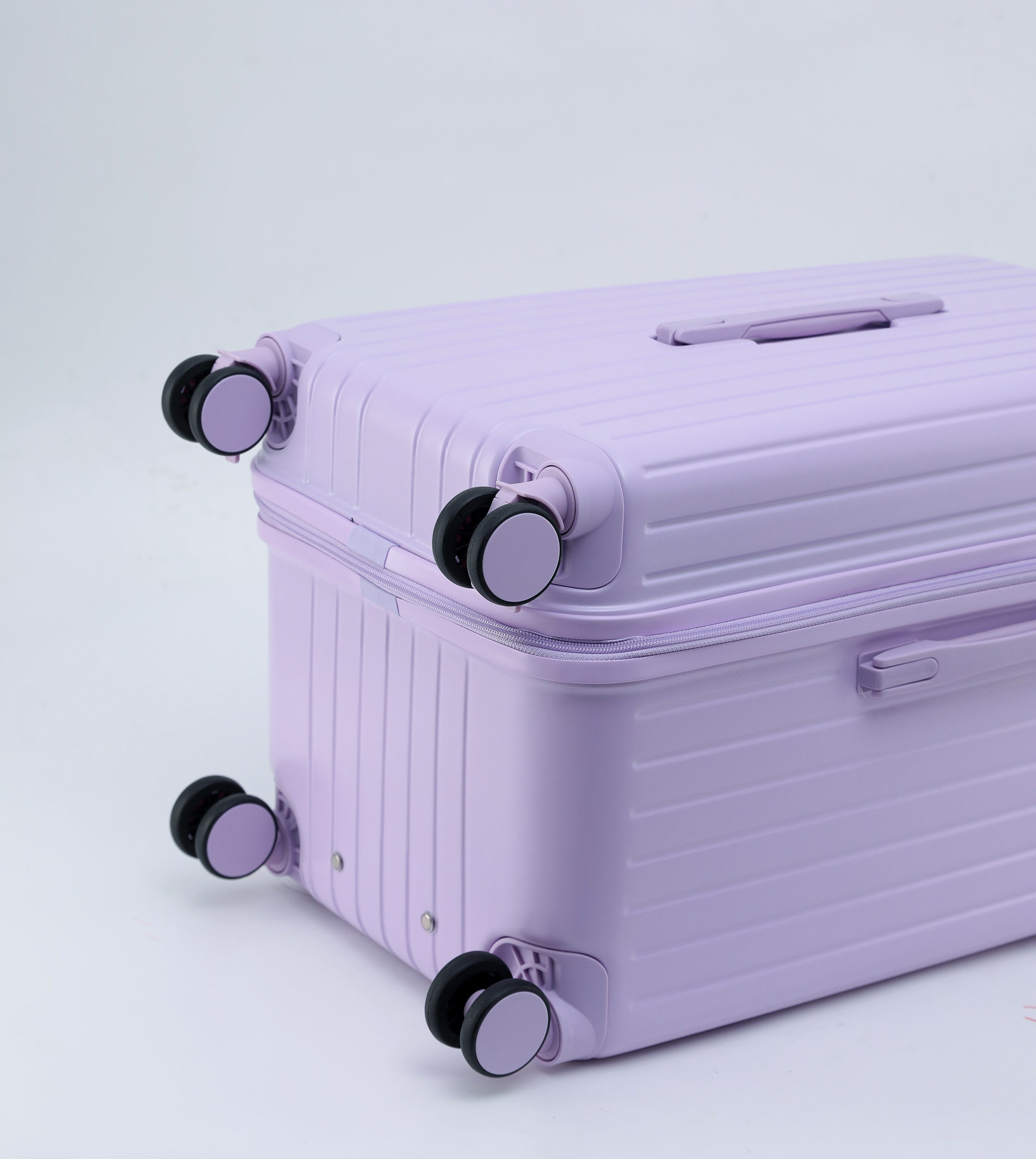 23KG IATA Carry On Luggage 22 27 29.5 Inch USB C Charging Max Capacity Stylish