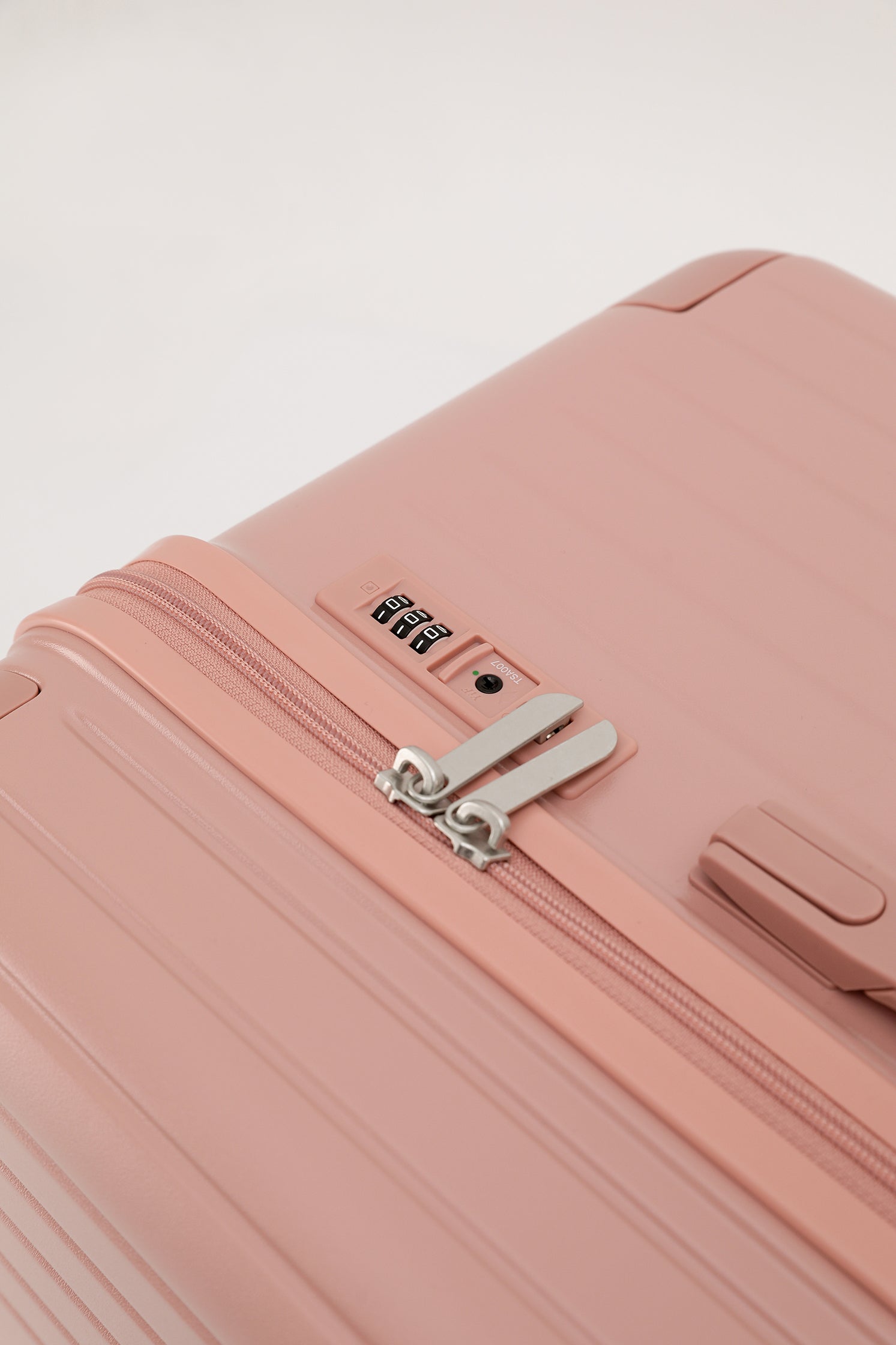 23KG IATA Carry On Luggage 22 27 29.5 Inch USB C Charging Max Capacity Stylish