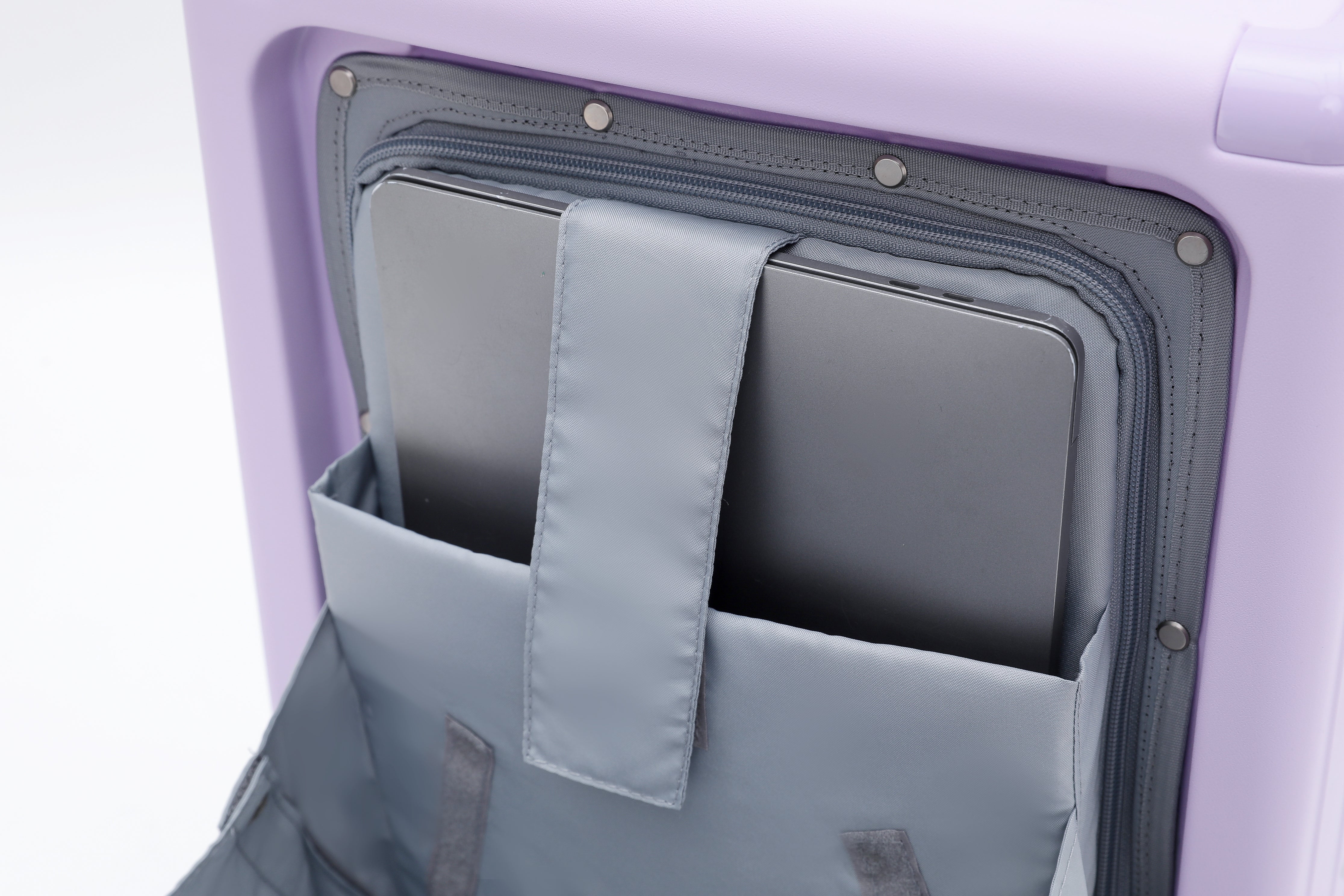 7635 large capacity front opening luggage compartment