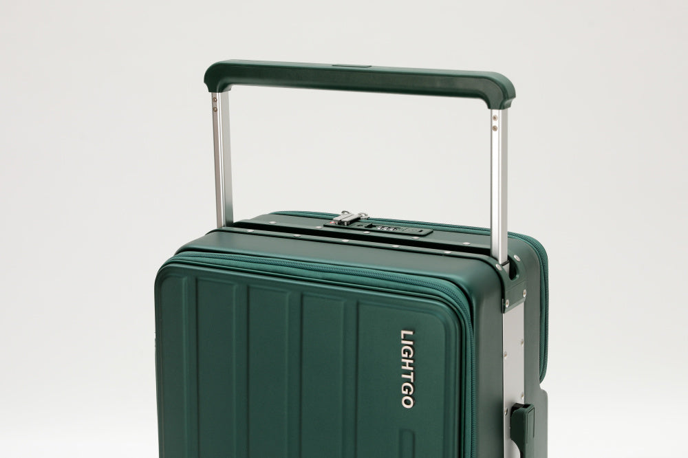 7638 Business Carry-On: Dual Laptop Access, TSA Lock, Silent Wheels