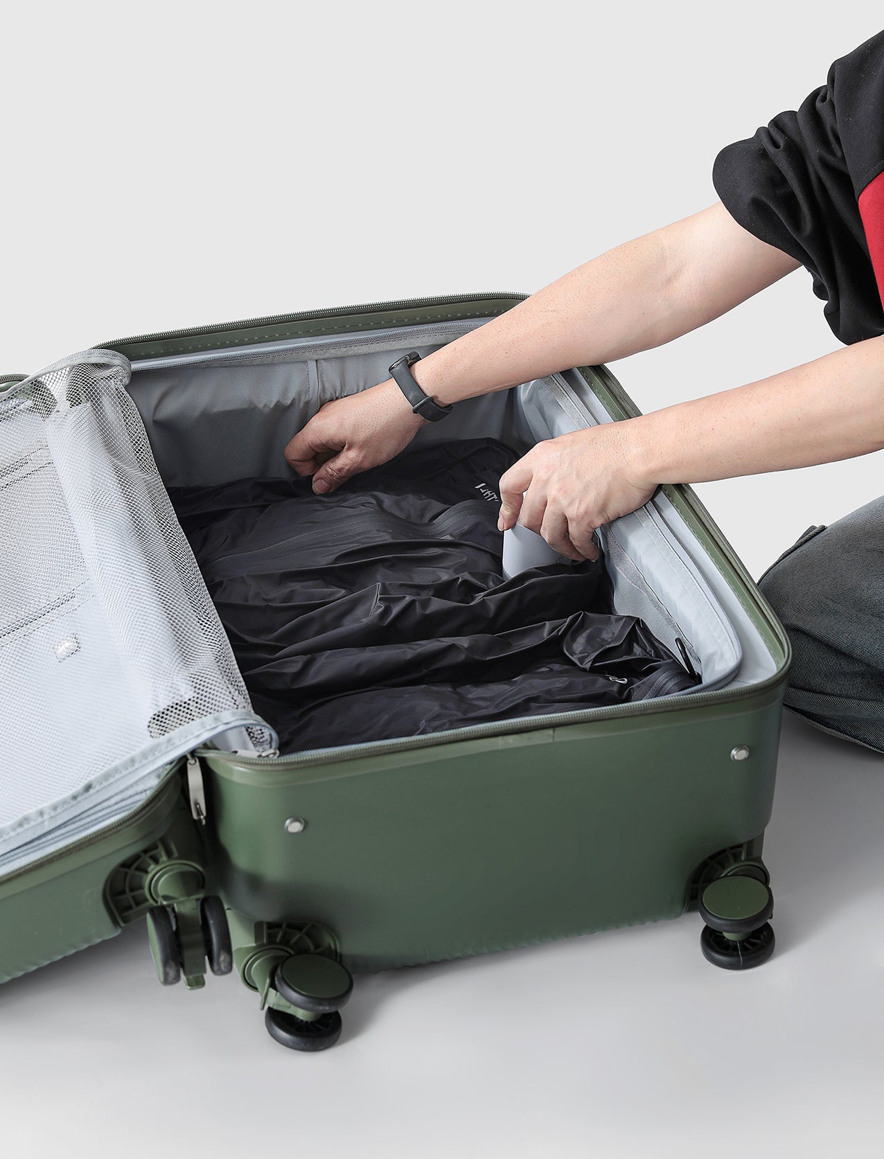 Vacuum Compression Bags - Water & Moisture Proof Travel Organizer